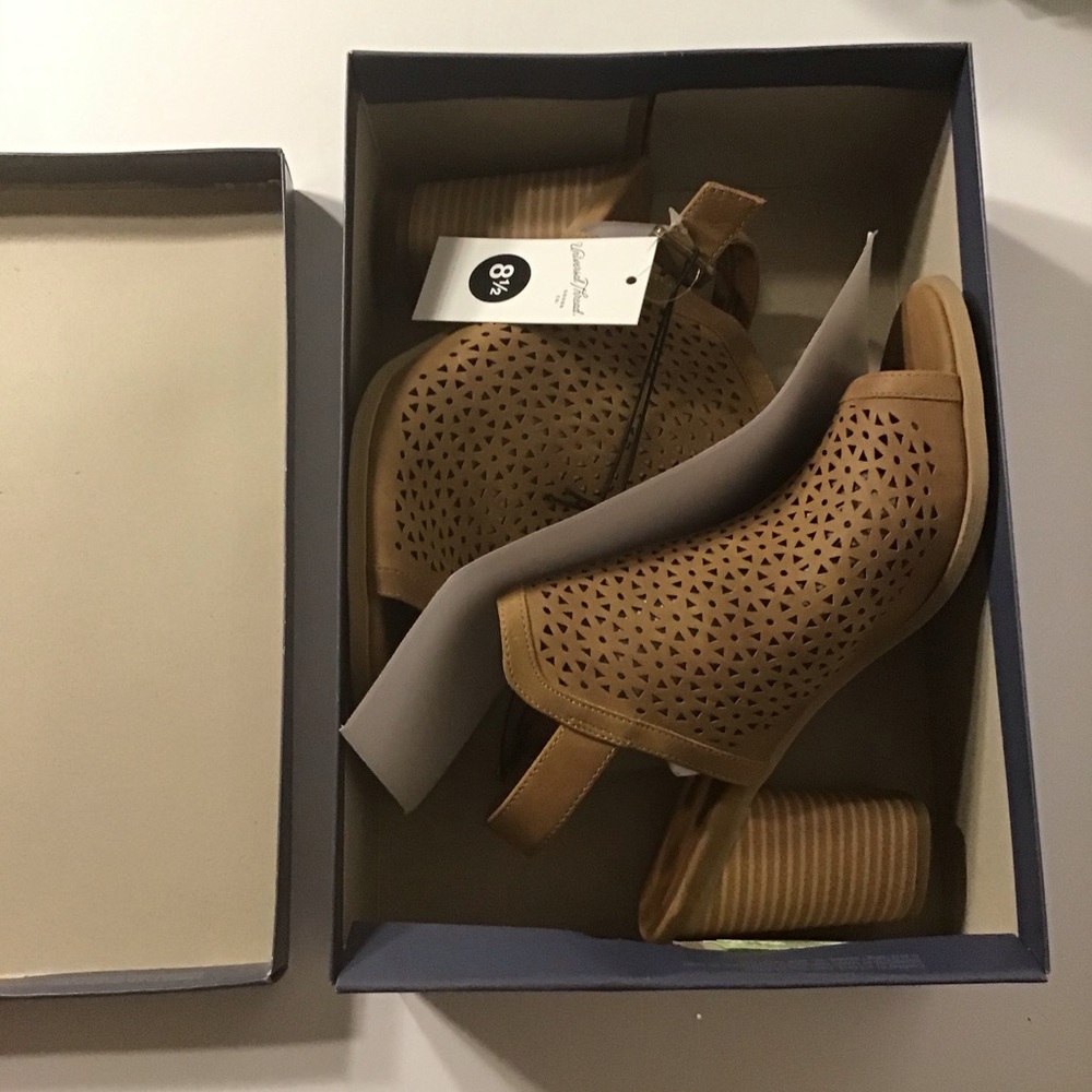 🌸NIB LASER CUT SHOOTIE - Picture 8 of 8